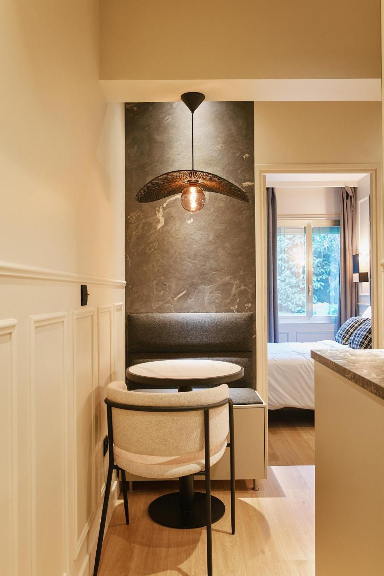 Desnouettes - Duke Housing Apartment