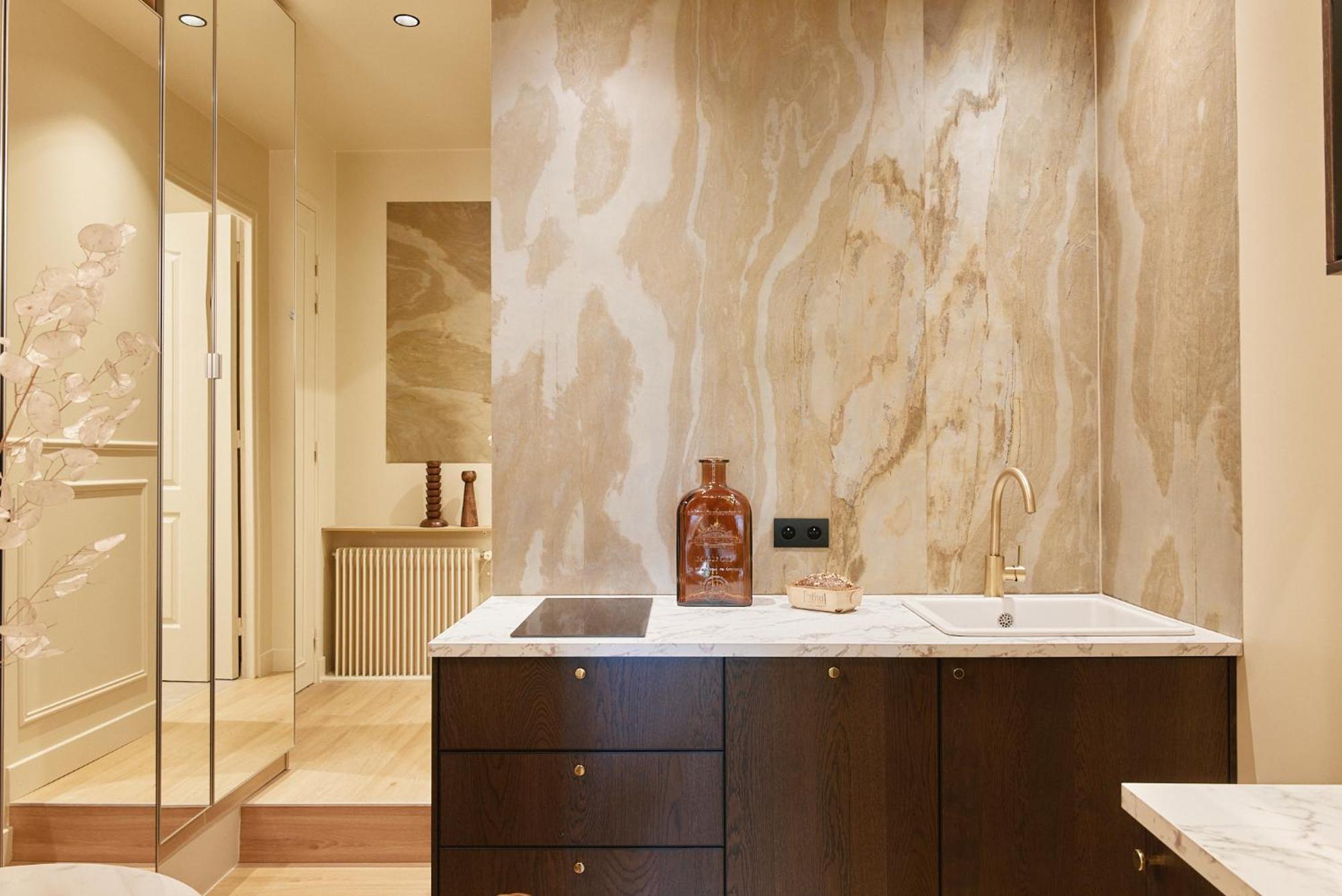 Desnouettes - Duke Housing Apartment